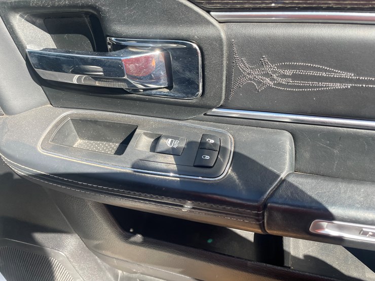 2018-dodge-2500-image-40