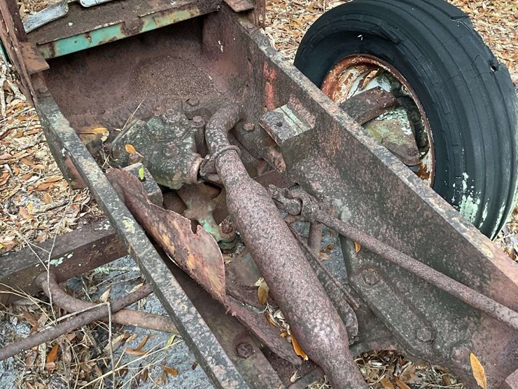 oliver-orchard-project-tractor-image-13