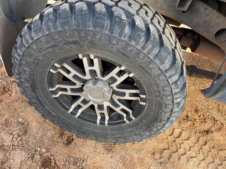 2004-dodge-1500-image-17