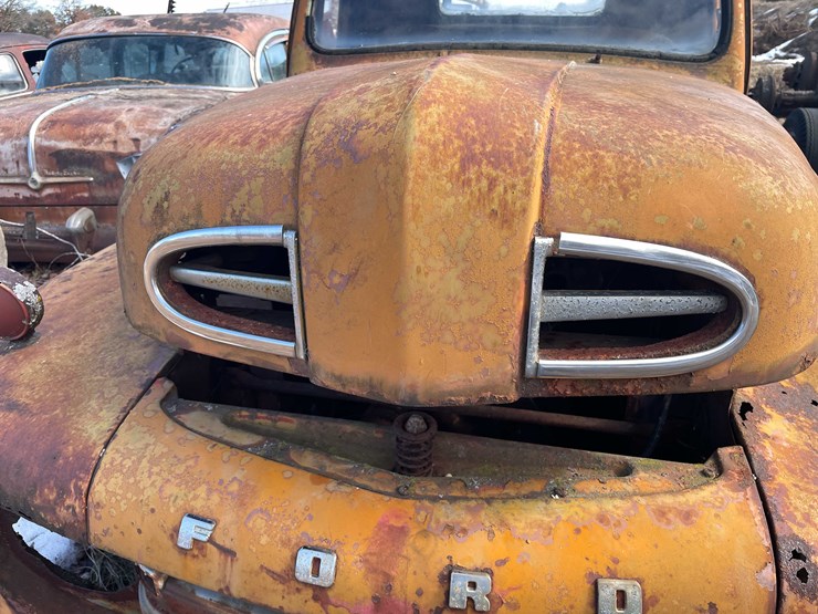 #13026-•-(1)-vintage-truck-and-(2)-vintage-cars-(no-title)-image-15