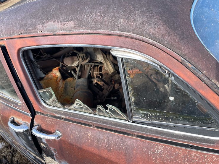 #13026-•-(1)-vintage-truck-and-(2)-vintage-cars-(no-title)-image-134