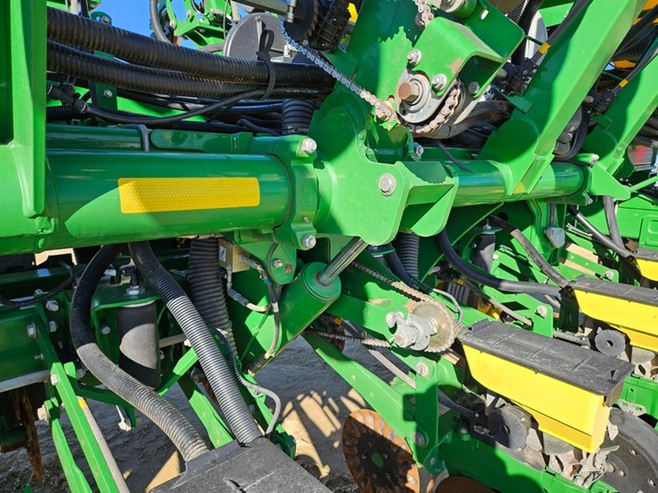 2017-john-deere-1795-image-26
