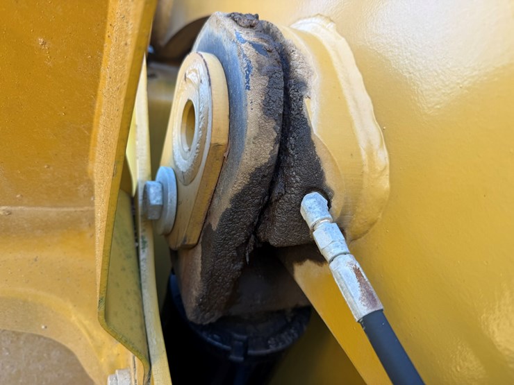 2012-caterpillar-950k-image-30