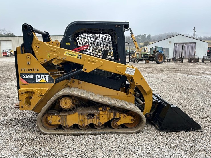 2016-caterpillar-259d-image-5