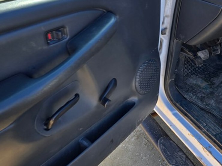 2003-chevrolet-3500-image-14