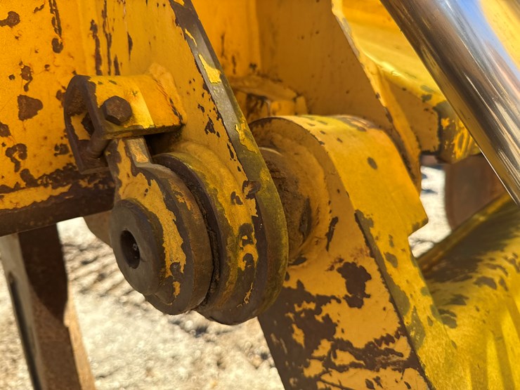 2015-caterpillar-d6t-lgp-image-78