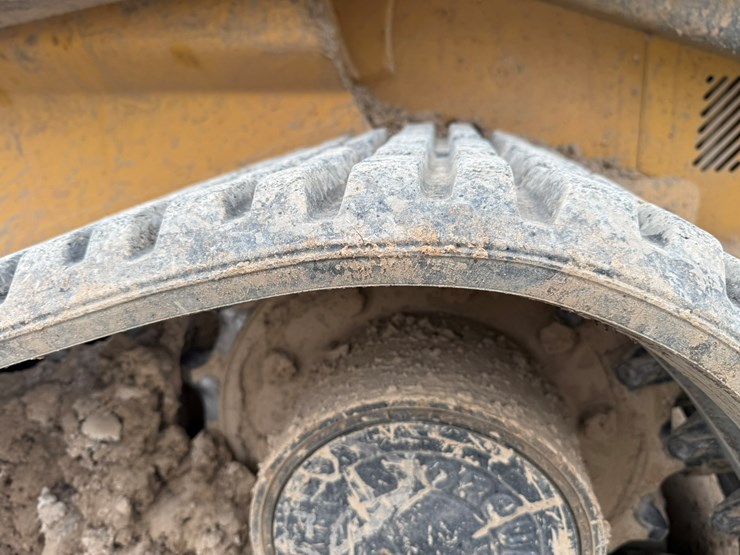 2015-deere-333e-image-47