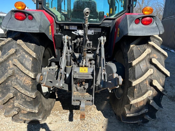 2023-massey-ferguson-5711-image-13
