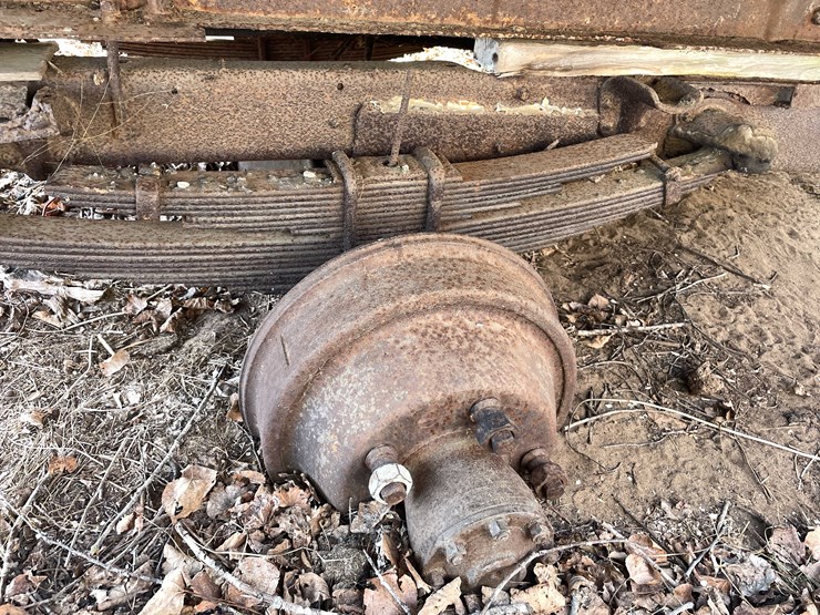 #13026-•-(1)-vintage-truck-and-(2)-vintage-cars-(no-title)-image-73