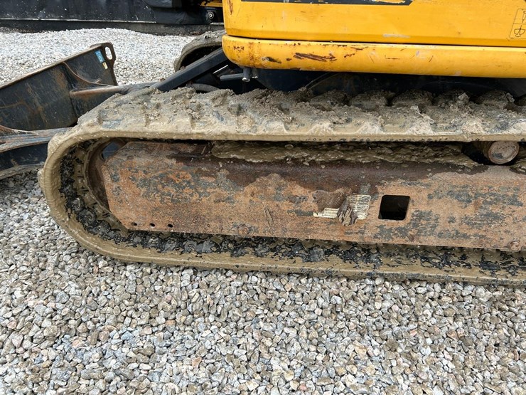 2022-deere-30g-image-17