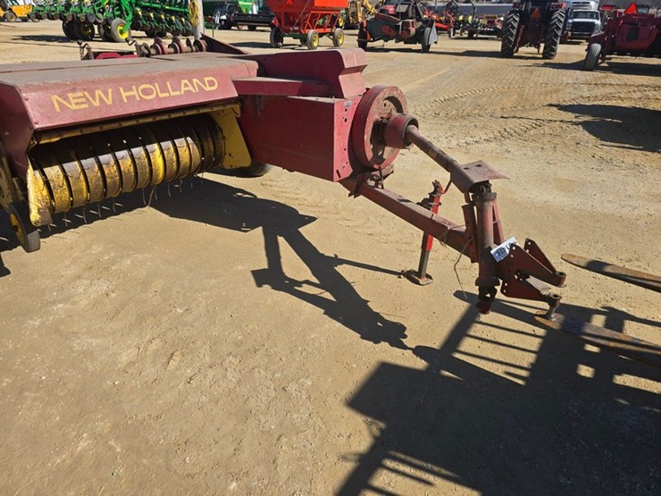 new-holland-273-image-9