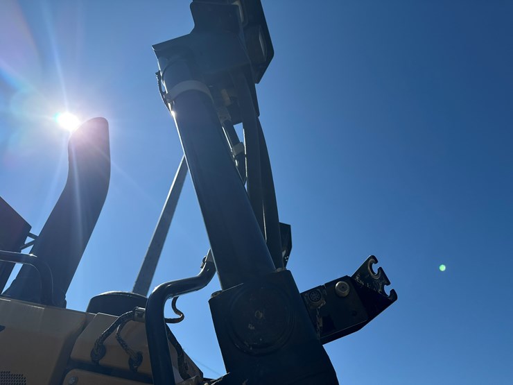 2015-caterpillar-d6t-lgp-image-29