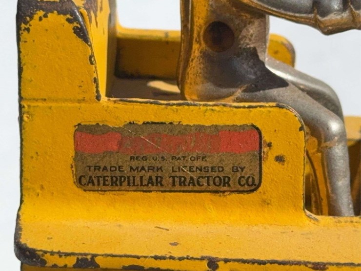 caterpillar-30-image-9