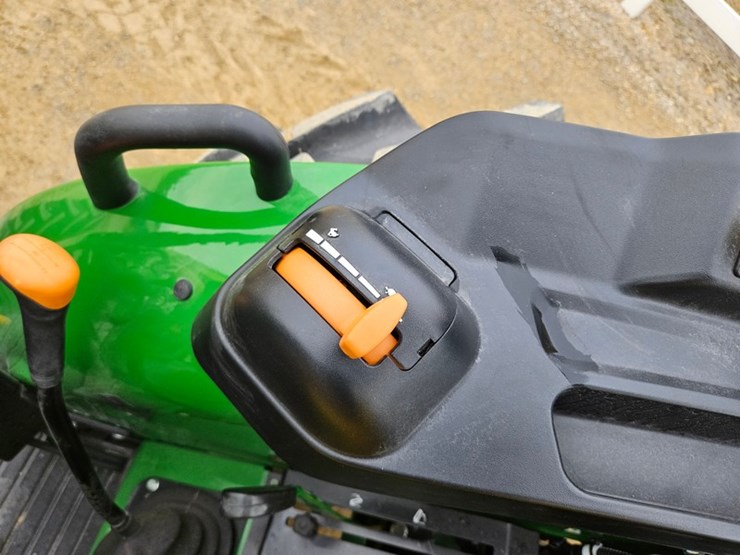 2025-john-deere-5067e-image-26