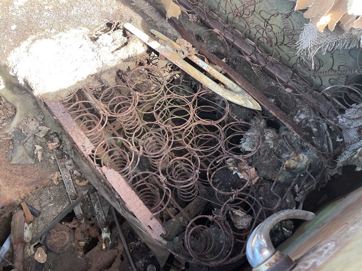 #13026-•-(1)-vintage-truck-and-(2)-vintage-cars-(no-title)-image-54