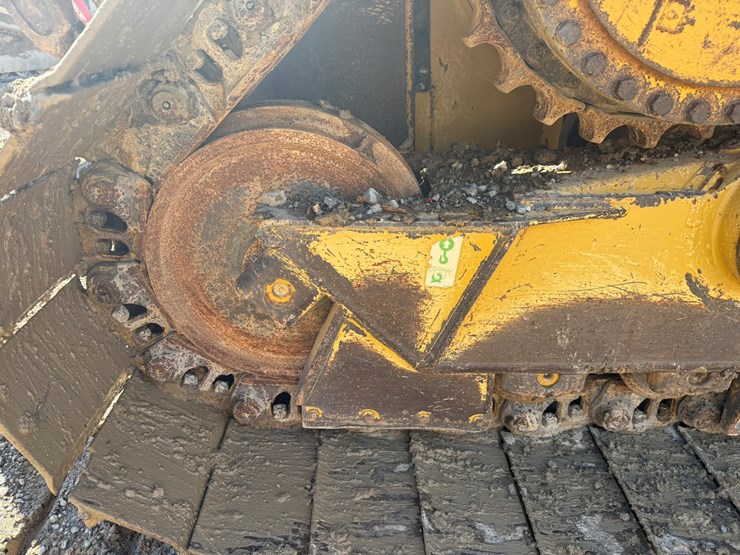 2015-caterpillar-d6t-lgp-image-95
