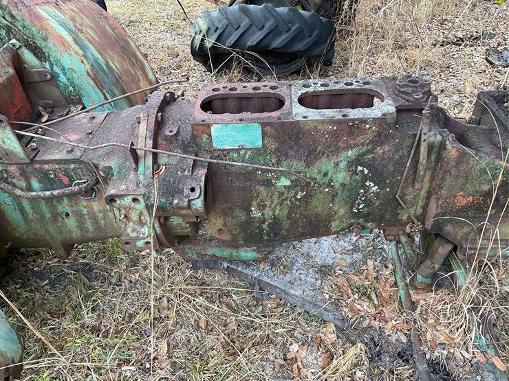 minneapolis-moline-parts-tractor-image-5