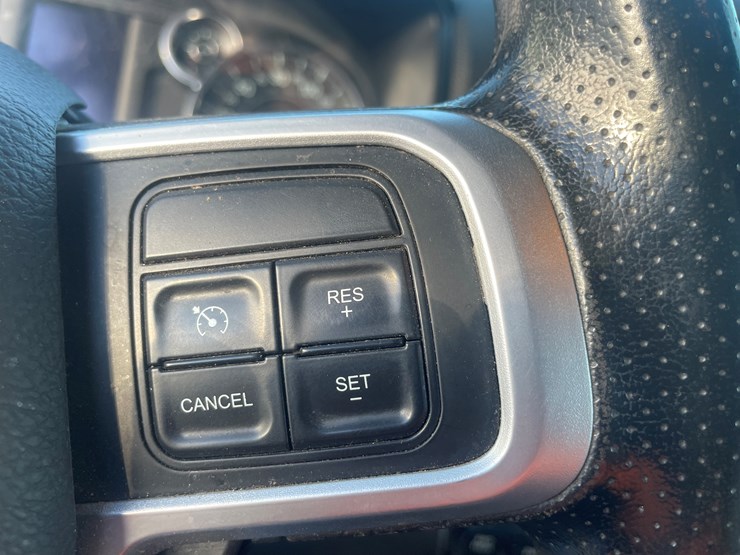 2021-dodge-2500-image-33