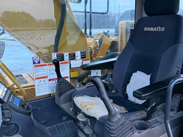 2018-komatsu-pc210-lc-11-image-13
