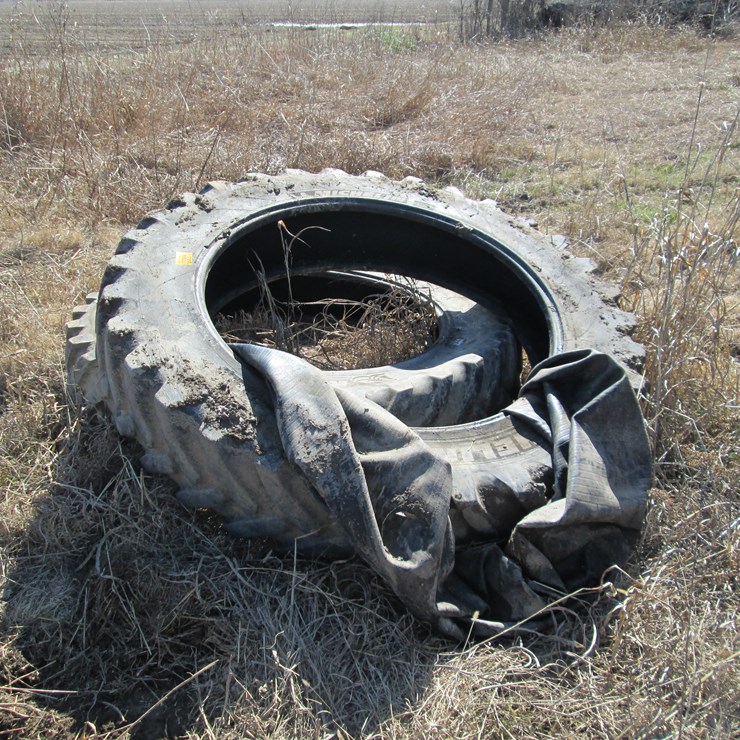 #27295 • Lot of (2) 380/90R46 Tires