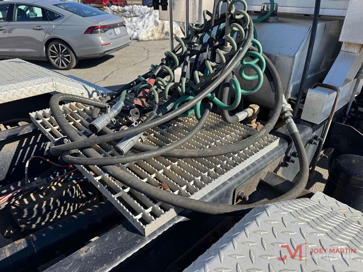 2007-mack-chn613-image-25