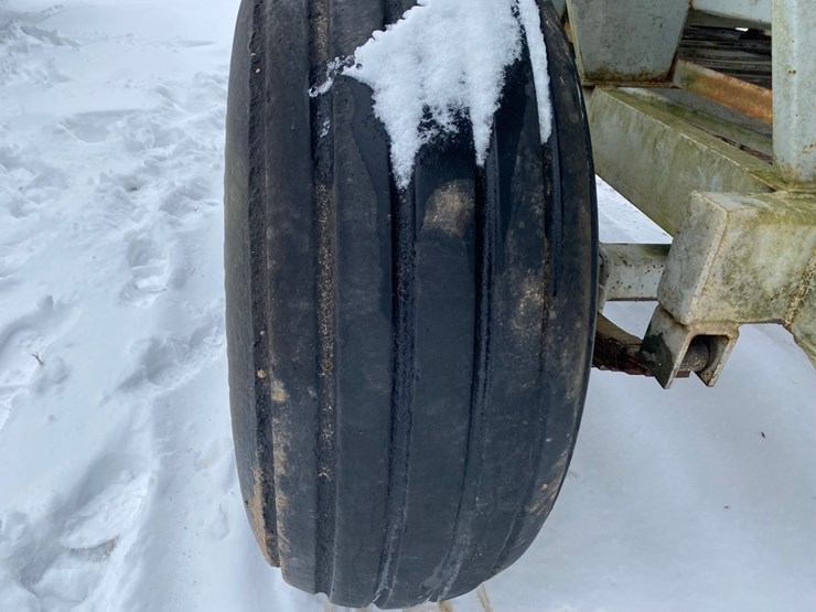 stoltzfus-lime-spreader-image-37