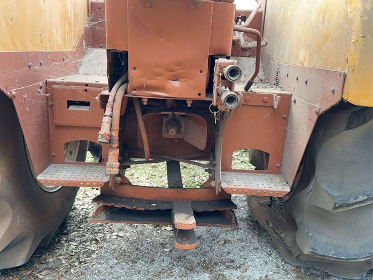 minneapolis-moline-g706-image-19