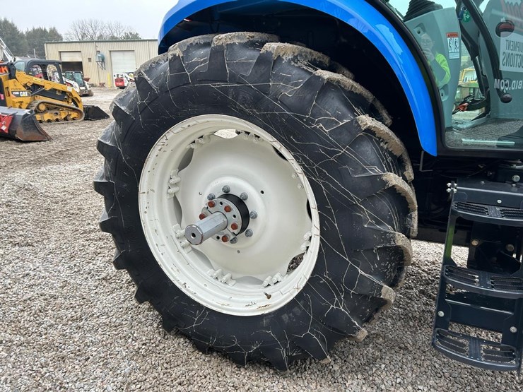 2022-new-holland-ts6.140-image-11