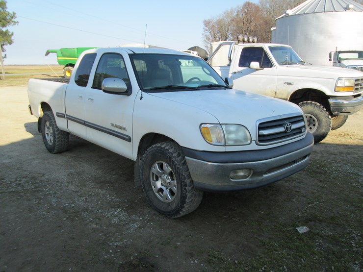 2000-toyota-tundra-image-2