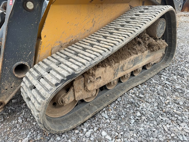 2015-deere-333e-image-38