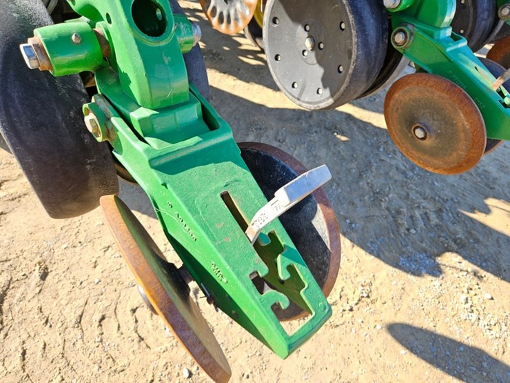 2017-john-deere-1795-image-59