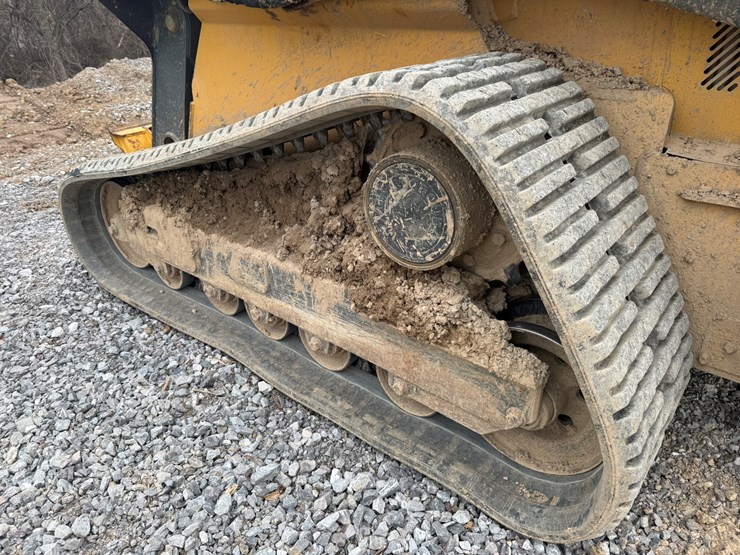 2015-deere-333e-image-39