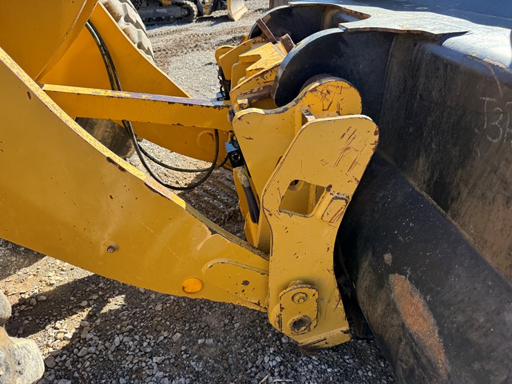 2016-caterpillar-938m-image-13