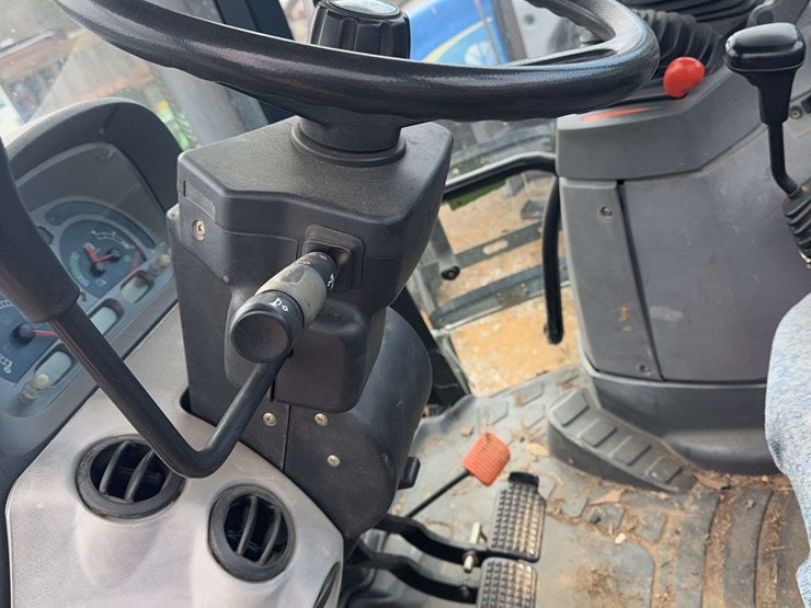 new-holland-ts100a-image-15