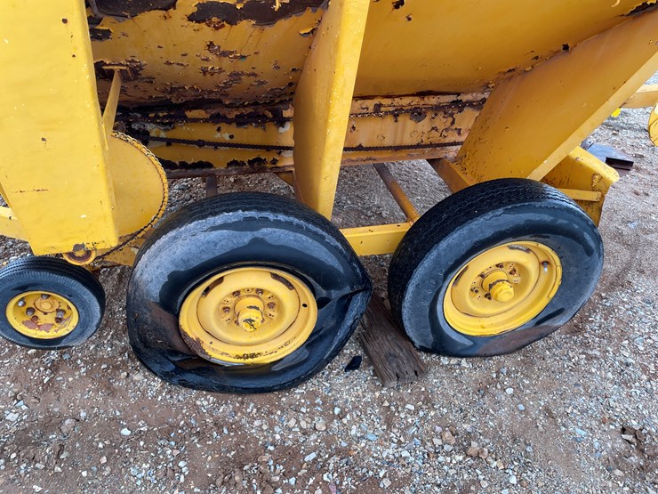 #1663-•-dry-fertilizer-cart-image-6