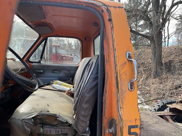 #13018-•-1974-gmc-6500-tractor-(has-wi-title)-image-50