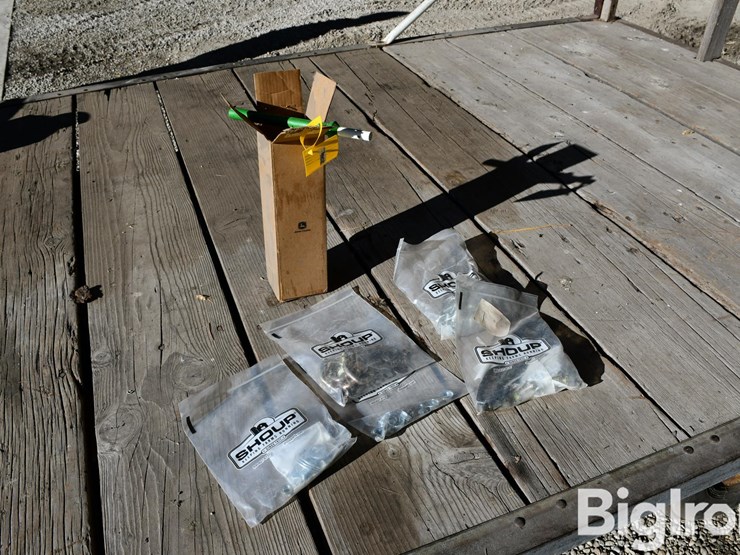 lot-of-farm-support-image-3