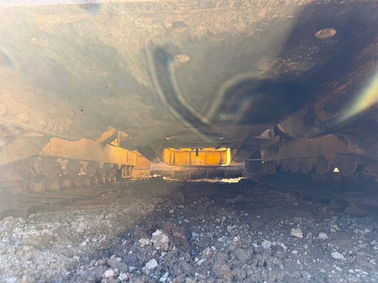 2006-deere-700j-image-48