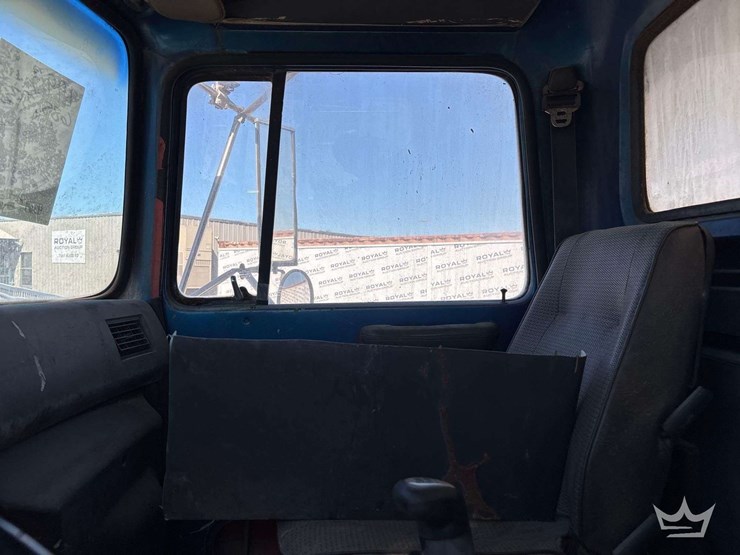 1993-ford-ls9000-image-18