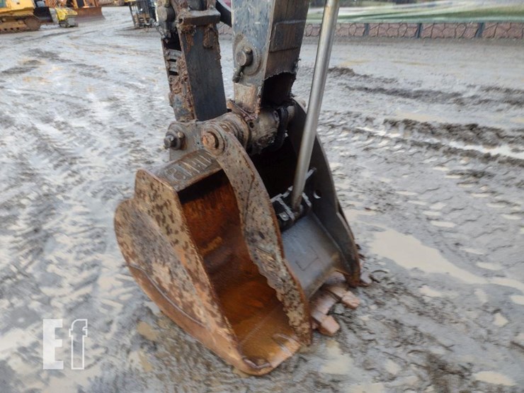 2019-deere-75g-image-15