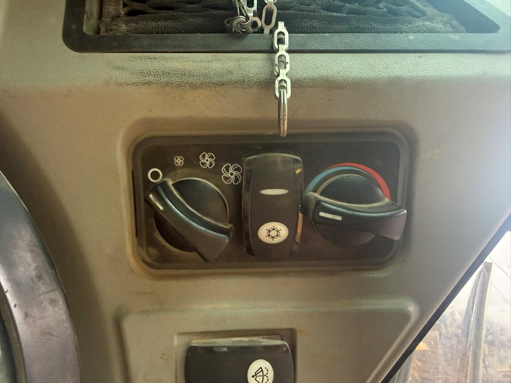 caterpillar-299d2-image-36