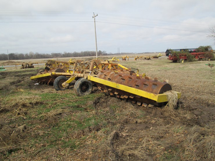 #27325-•-32'-folding-stubble-roller-image-3