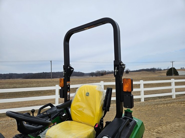 2025-john-deere-2038r-image-44