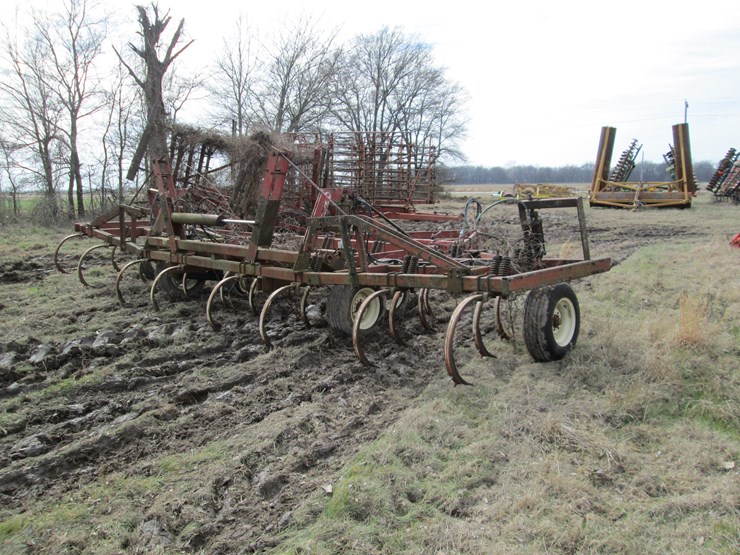 #27335-•-26'-chisel-plow-image-3