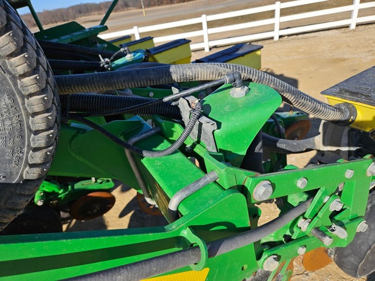 2017-john-deere-1795-image-64