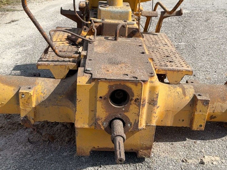 serial-no.4-minneapolis-moline-jet-star-3-transmission-and-rearend-image-6