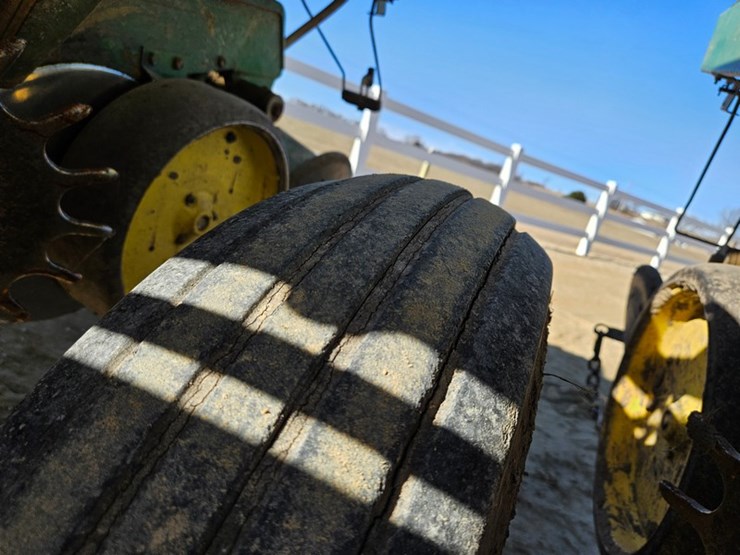 john-deere-7000-image-30