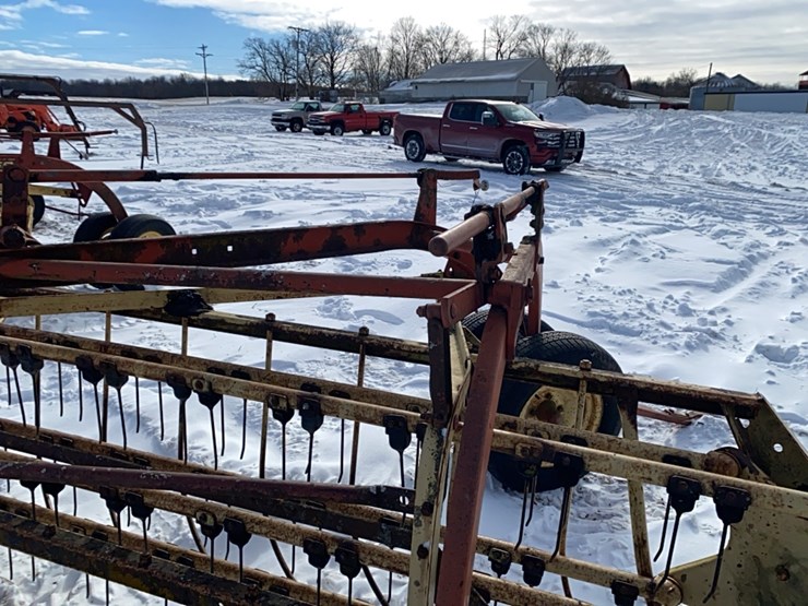 new-holland-256-image-14