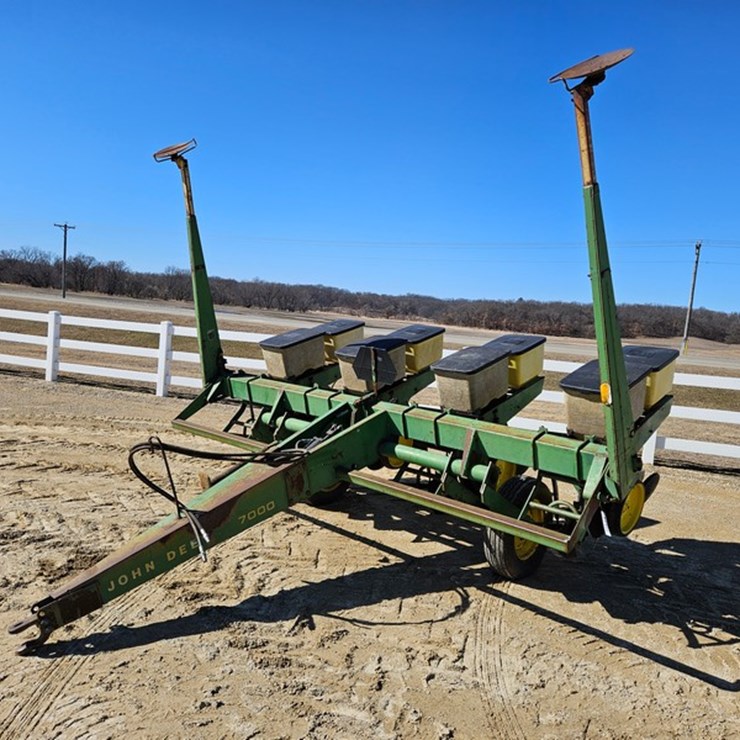 JOHN DEERE 7000