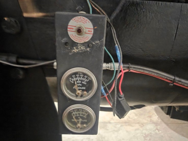 1979-white-2-155-image-28